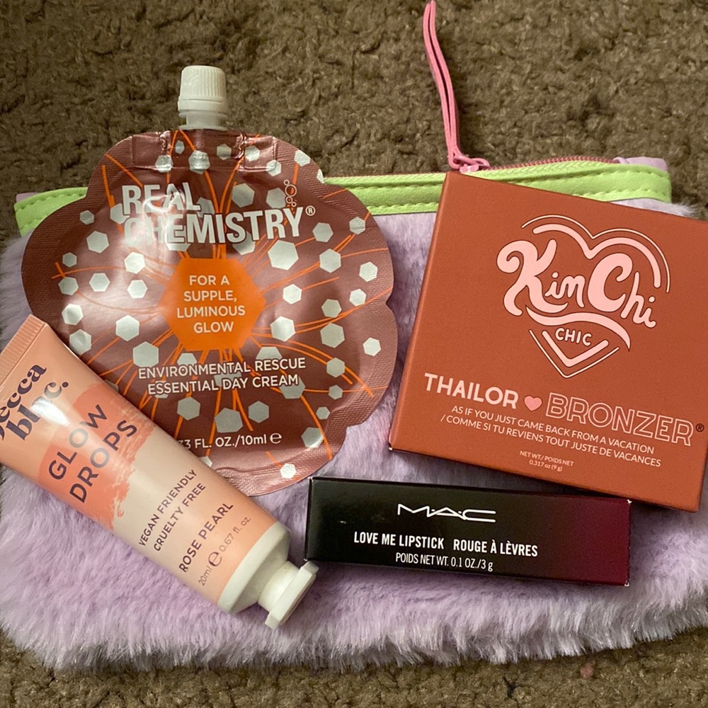 Mac lipstick, kimchi bronzer ipsy bag